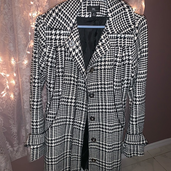 Iz Byer Jackets & Blazers - Stunning jacket!